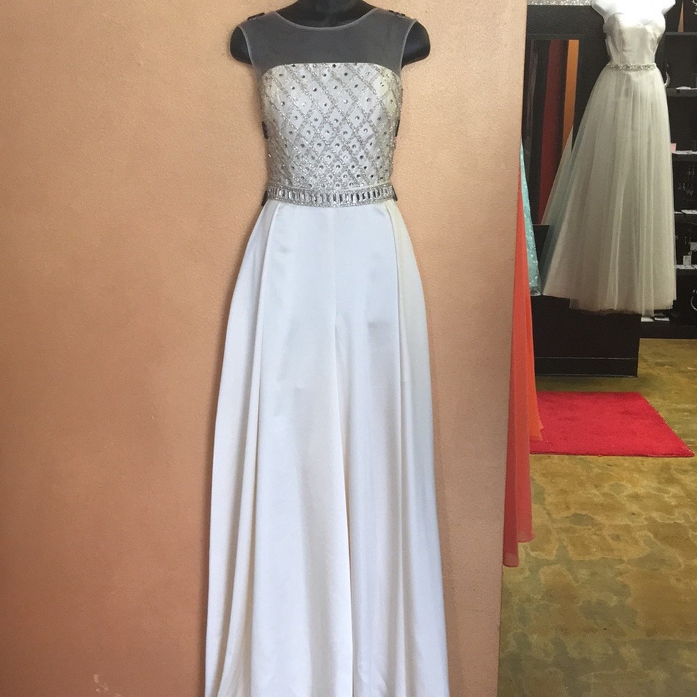 Lucci Lu prom dress
